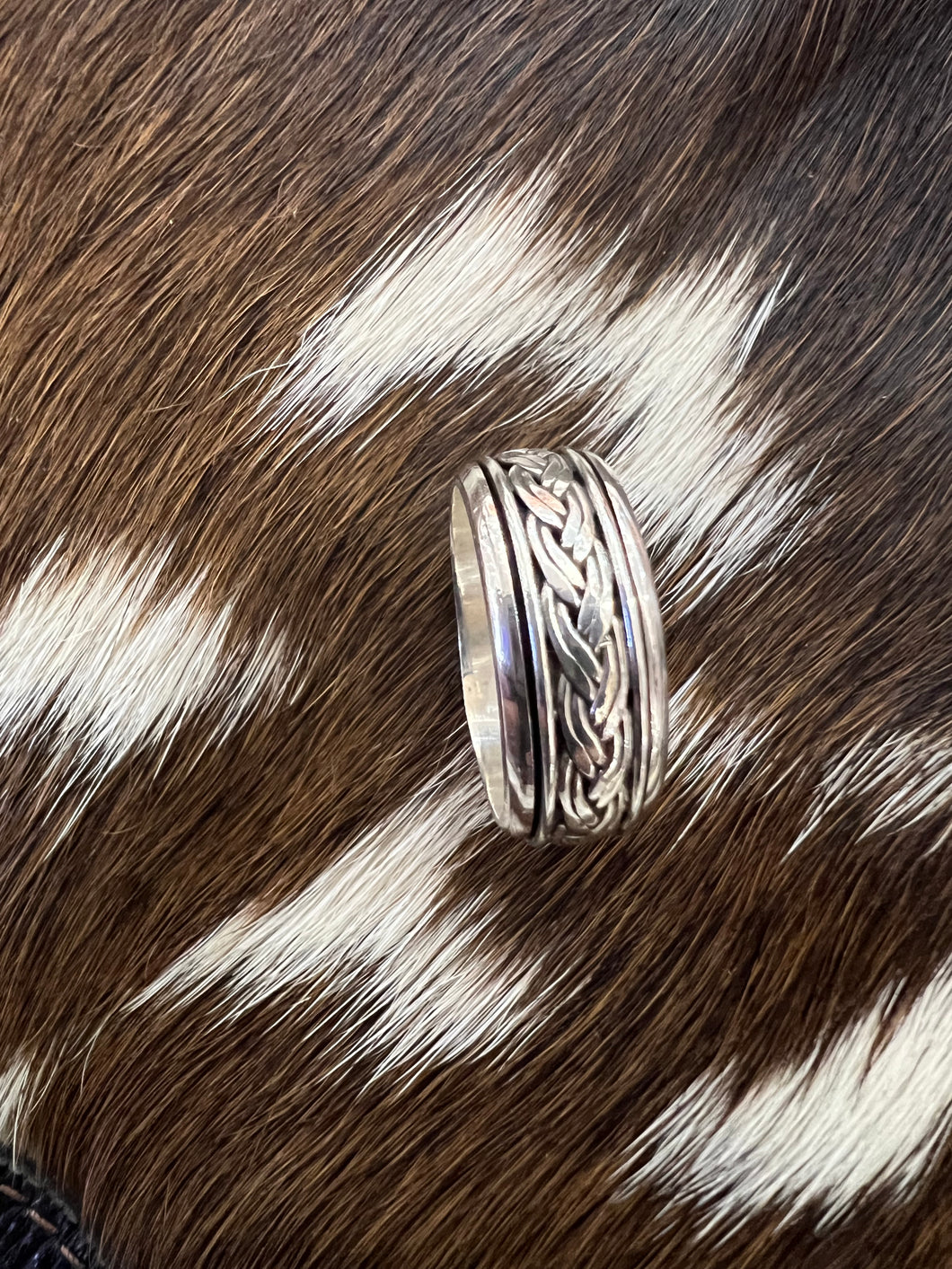 Silver Knot Patterned Spinner Ring Size 9.5