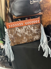 Load image into Gallery viewer, Country Allure Clara Festival Bag Tan